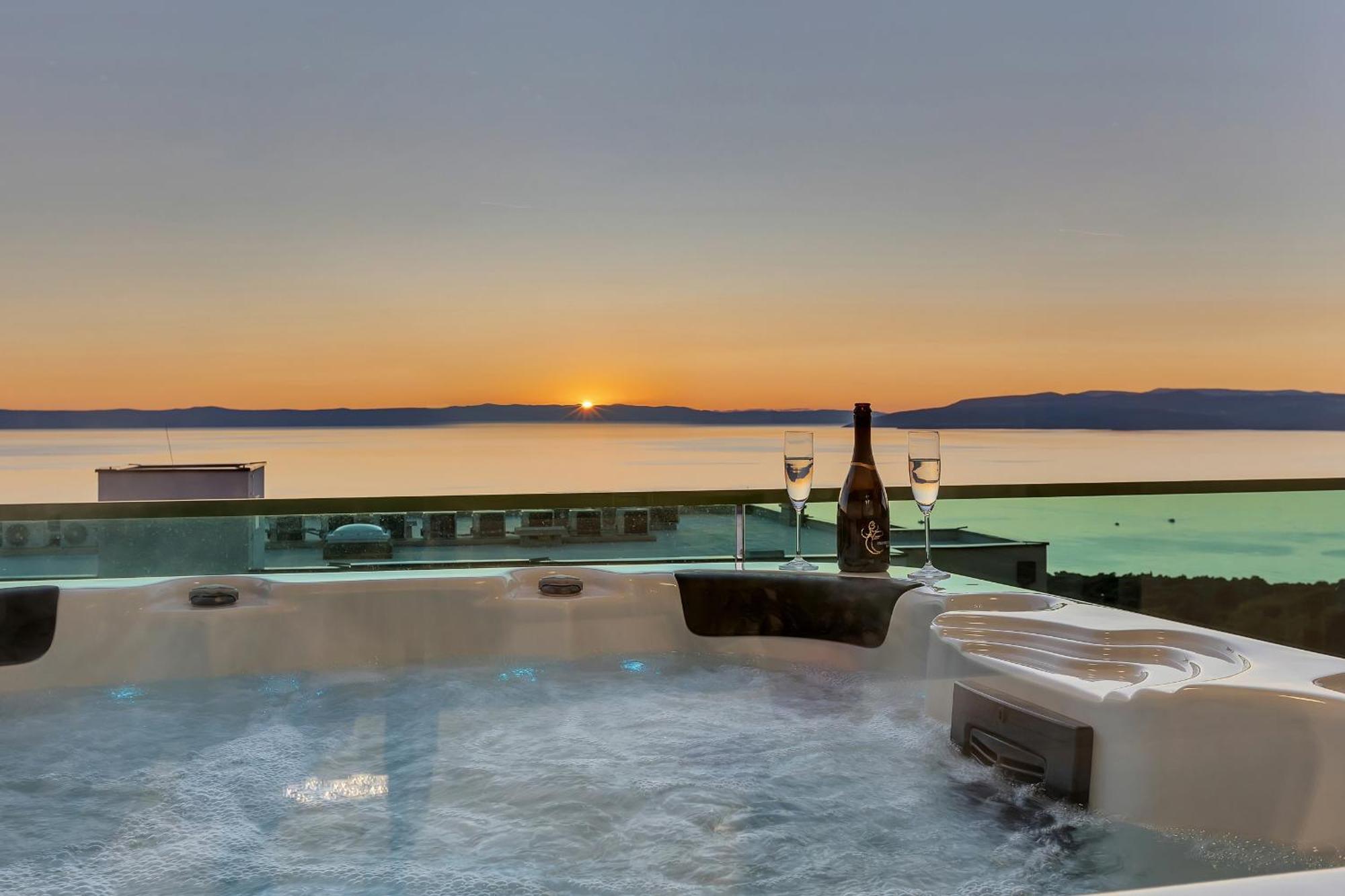 Exclusive Penthouse Big Blue With Private Jacuzzi Appartement Makarska Buitenkant foto