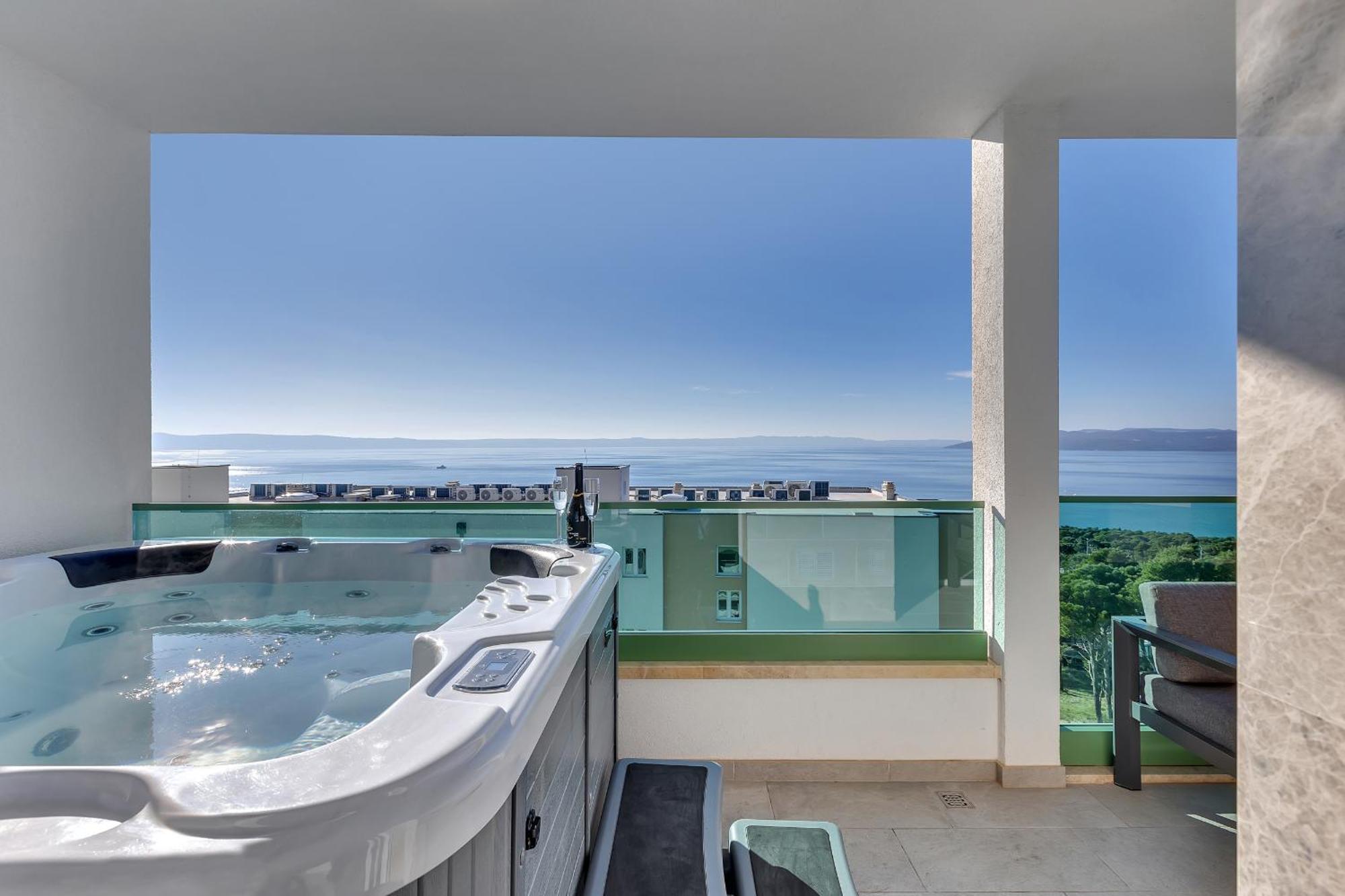 Exclusive Penthouse Big Blue With Private Jacuzzi Appartement Makarska Buitenkant foto