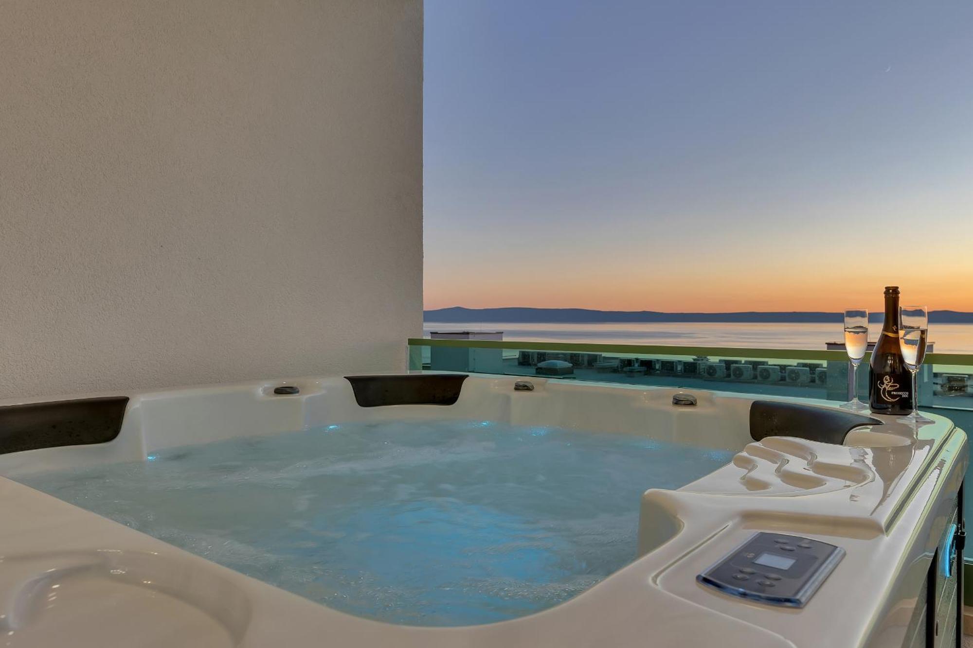 Exclusive Penthouse Big Blue With Private Jacuzzi Appartement Makarska Buitenkant foto