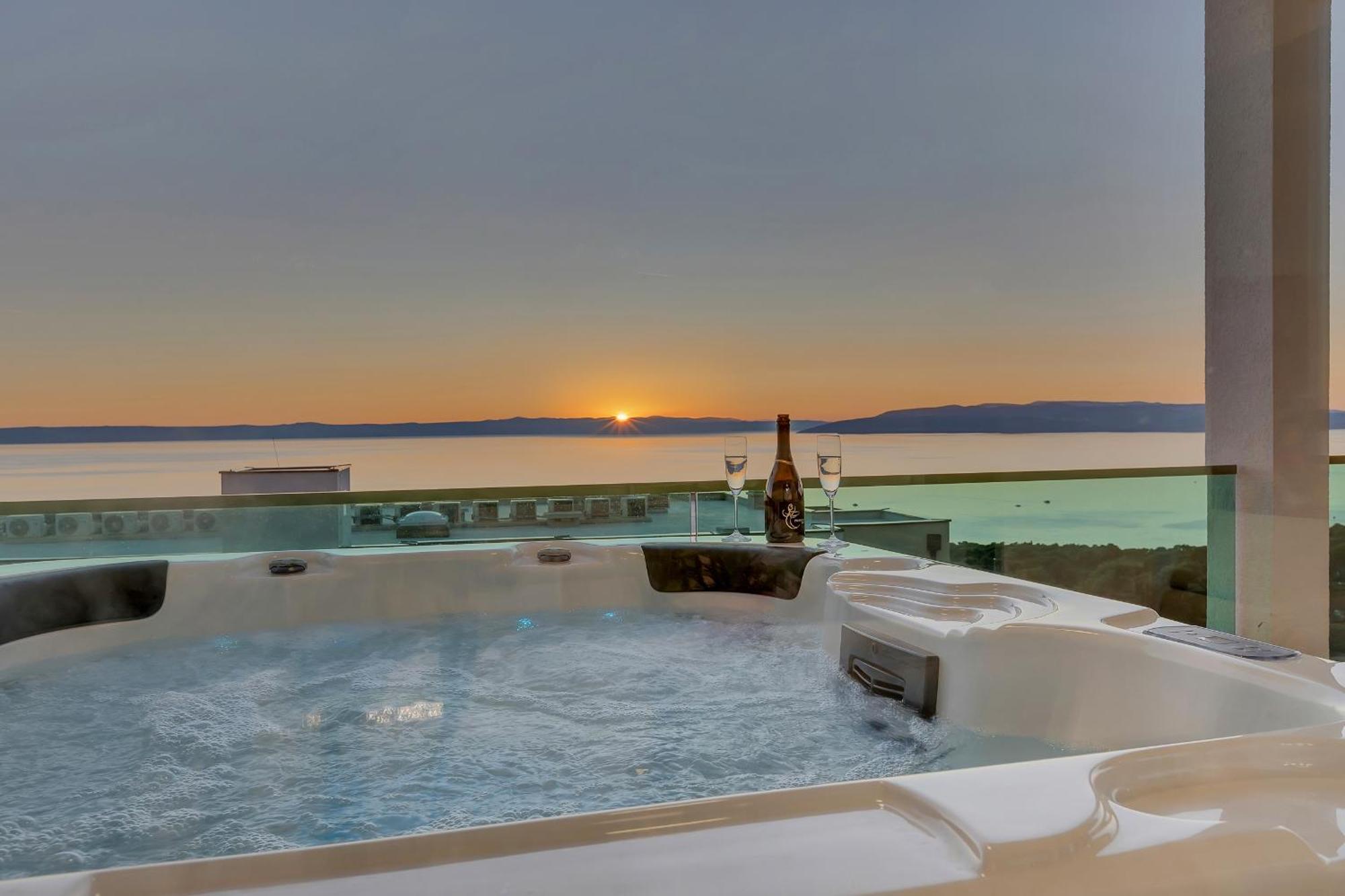 Exclusive Penthouse Big Blue With Private Jacuzzi Appartement Makarska Buitenkant foto