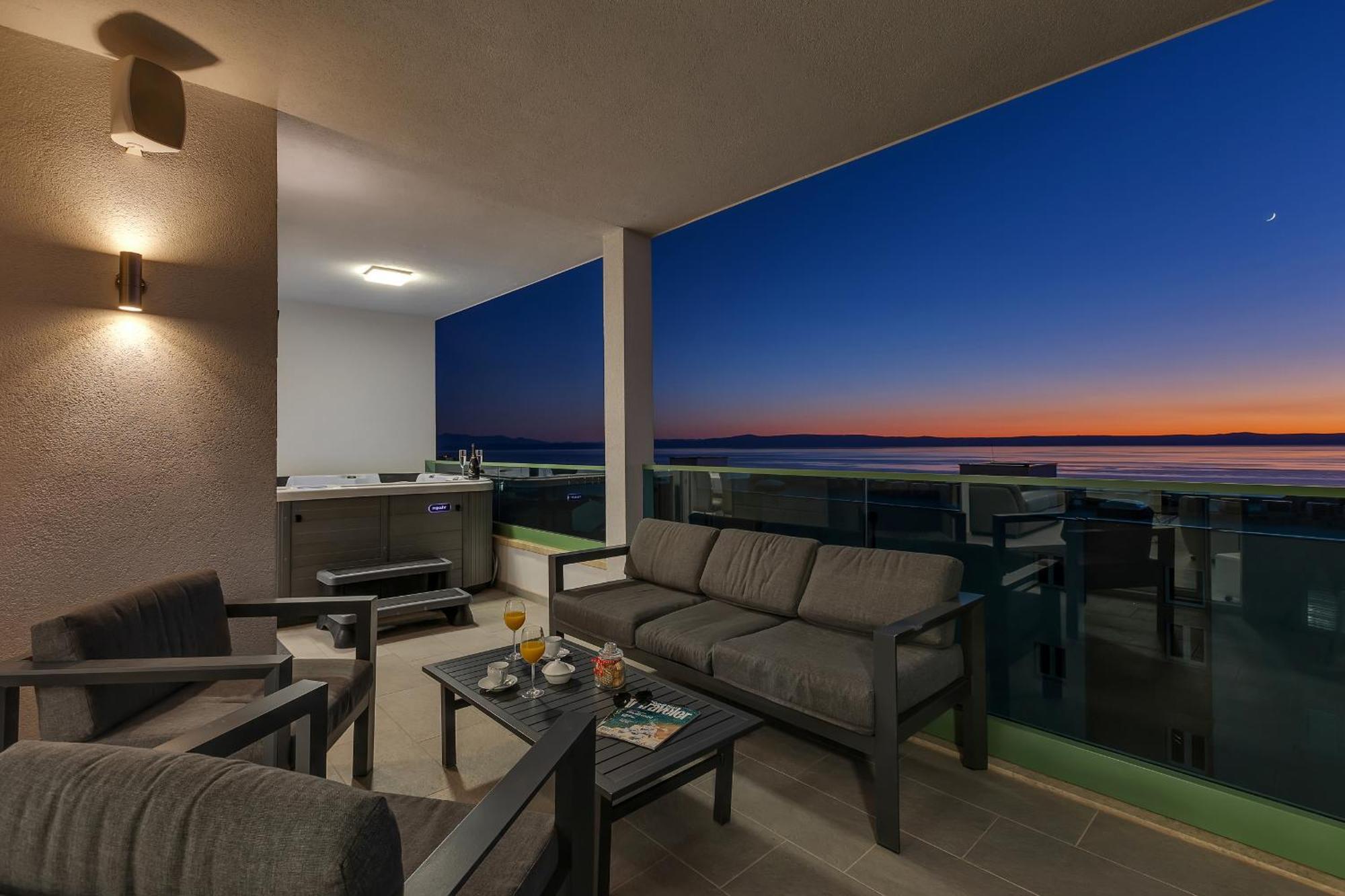 Exclusive Penthouse Big Blue With Private Jacuzzi Appartement Makarska Buitenkant foto