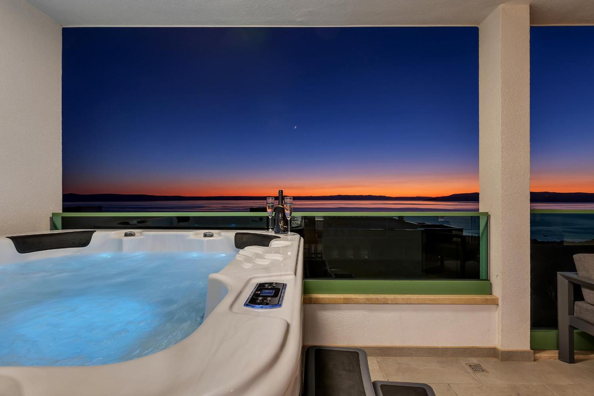 Exclusive Penthouse Big Blue With Private Jacuzzi Appartement Makarska Buitenkant foto